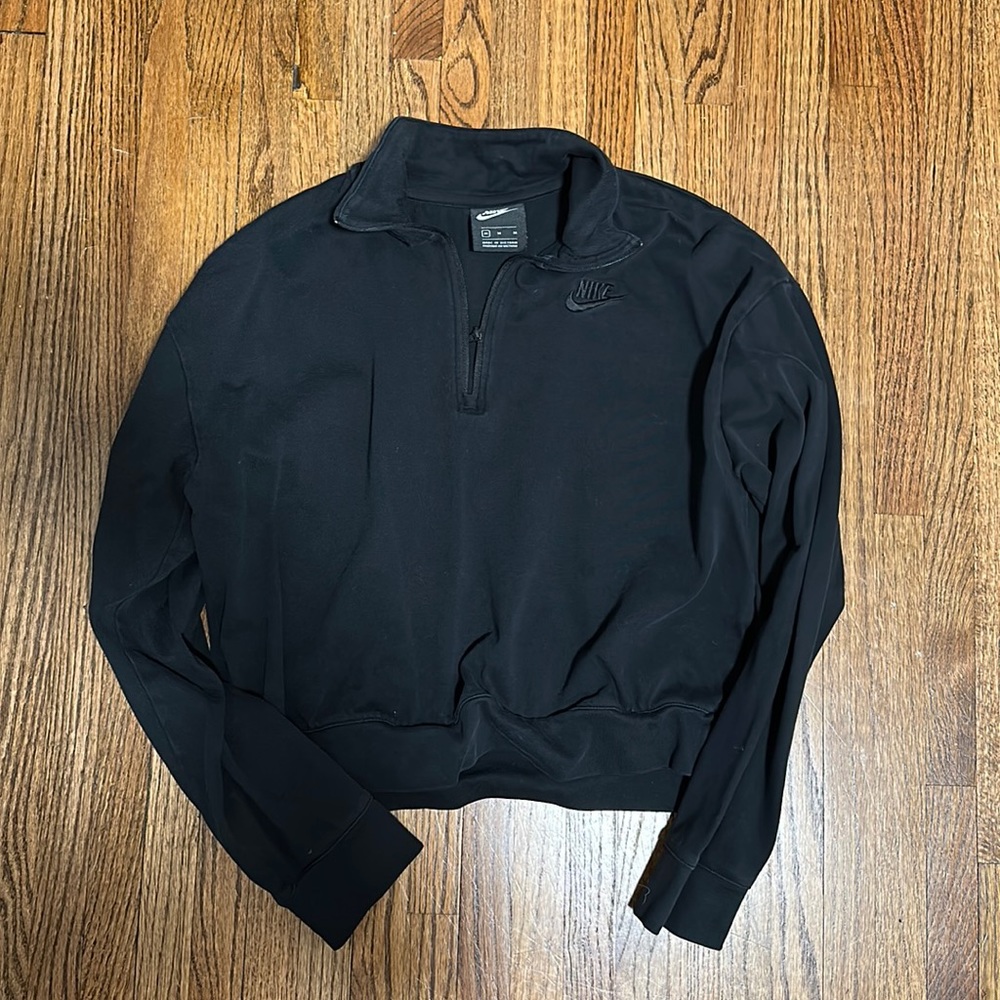 Nike womens cropped black half zip pullover